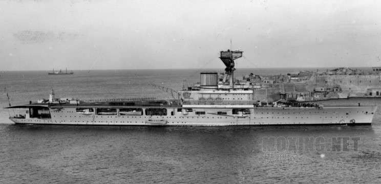 1926_00_00_hms_hermes_at_malta_b.jpg