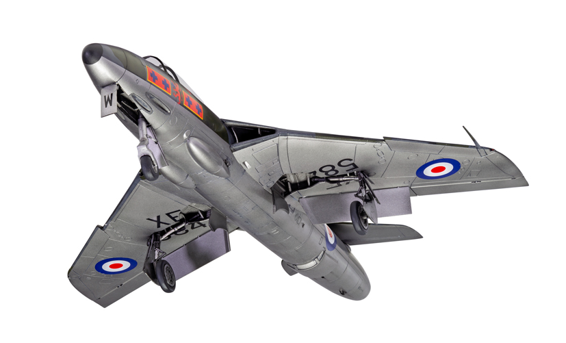 v_new_raf_hawker_hunter_f6_a09185_on_airfix_workbench_blog.jpg