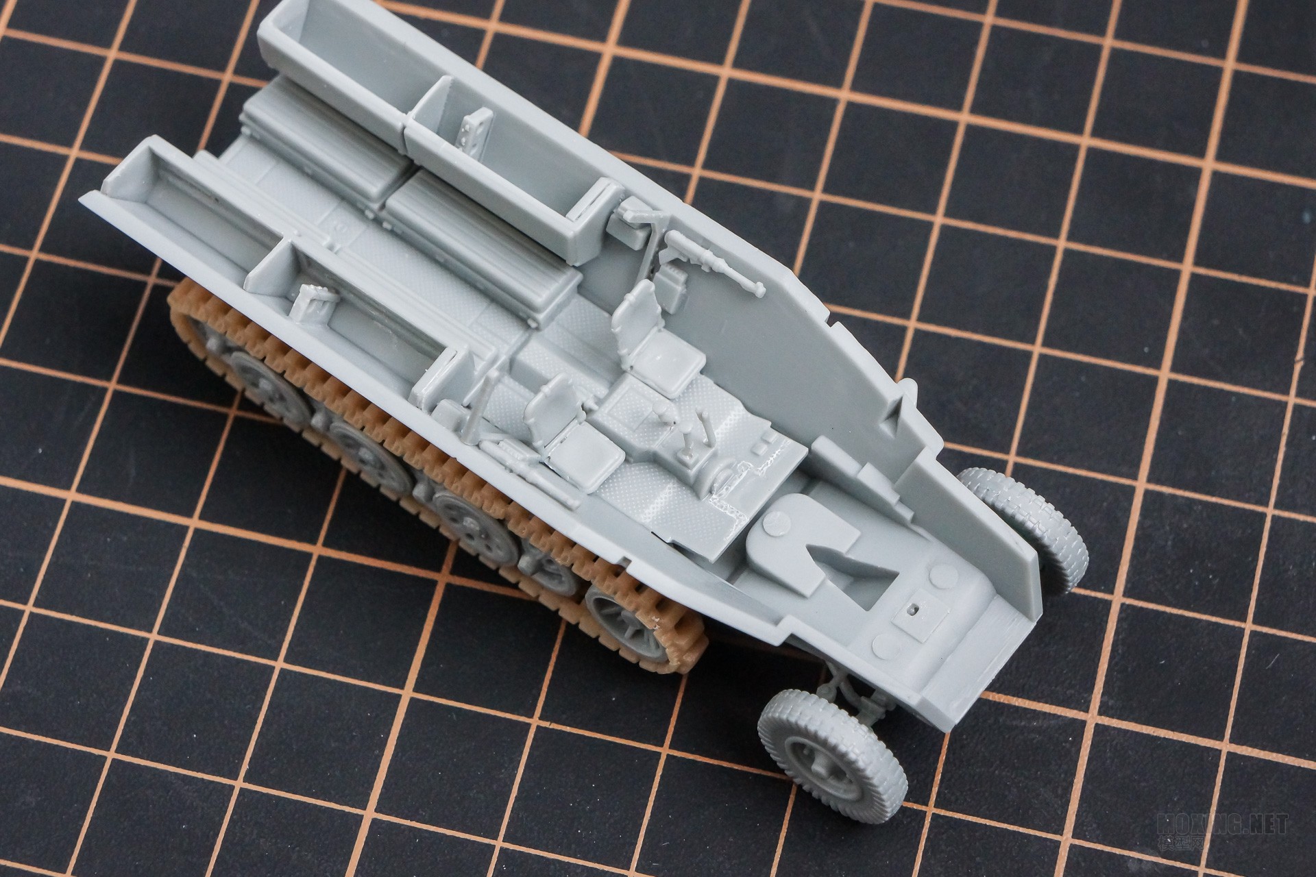 sdkfz251-48.jpg