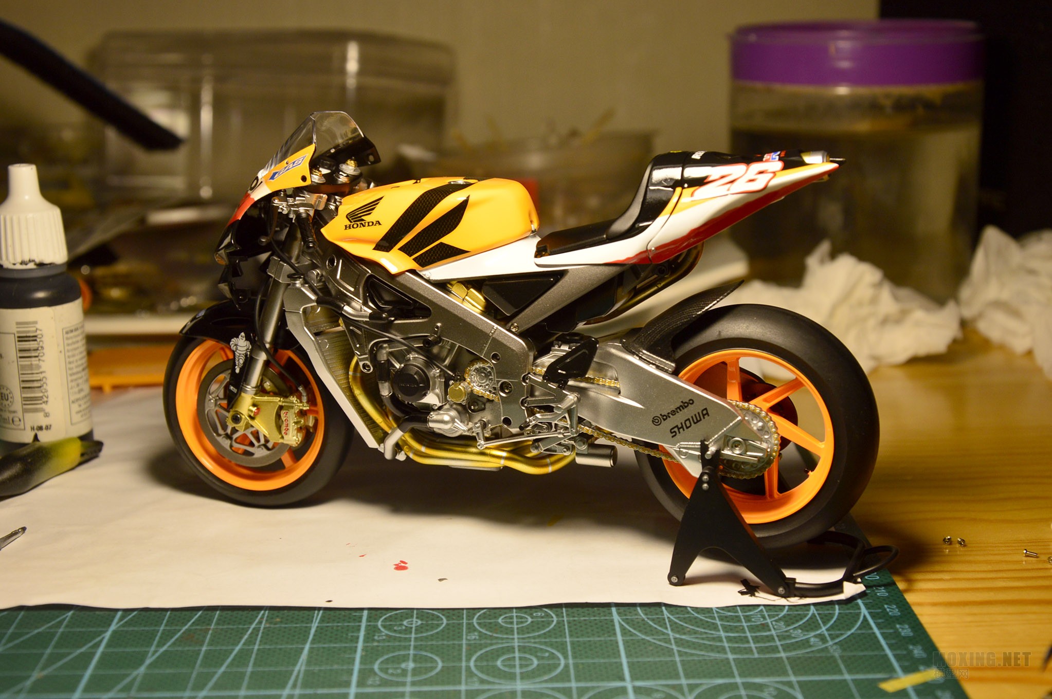 田宫1:12 本田 repsol honda rc211v"06(14106)