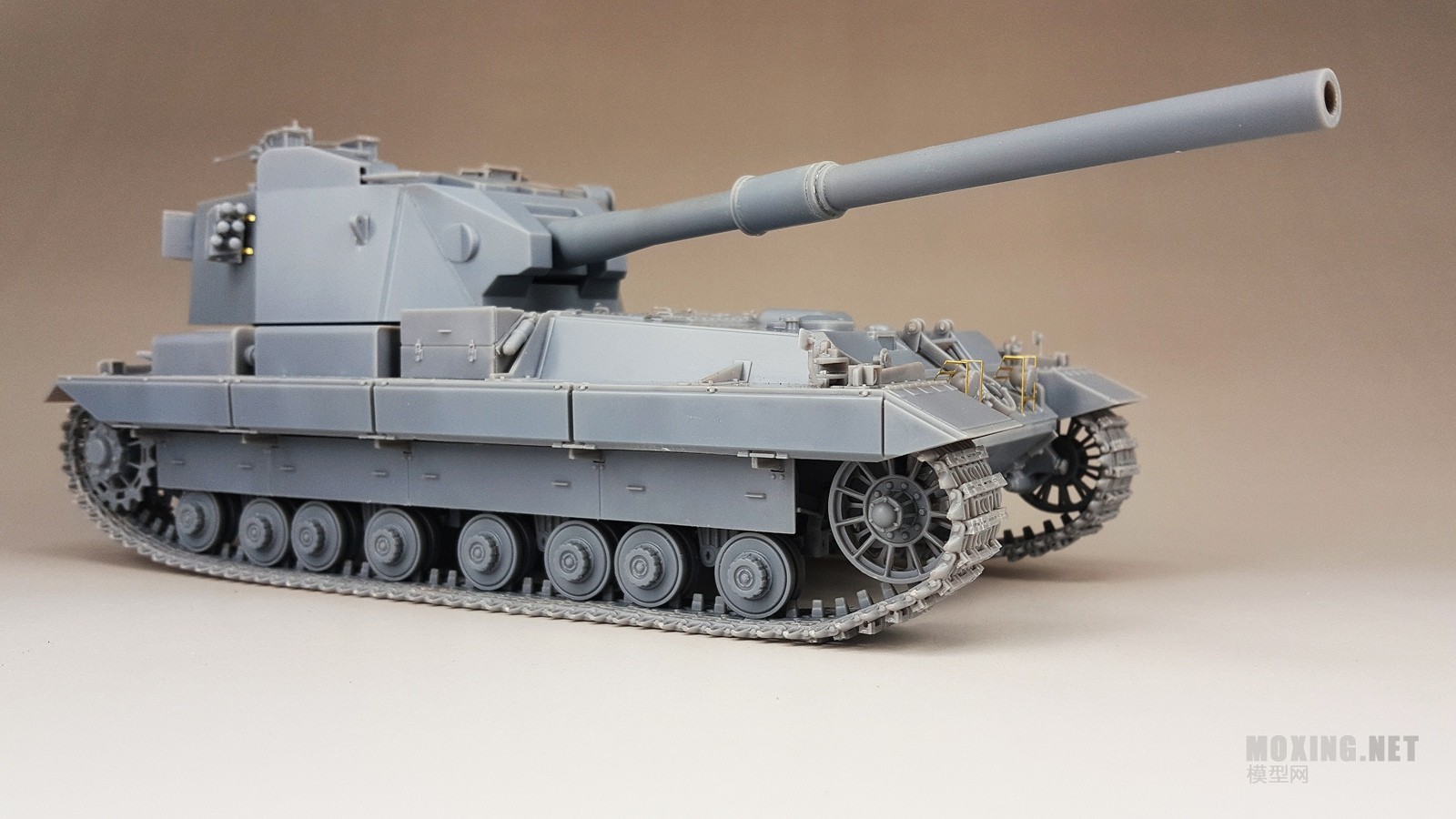 [模型网评测]amusing hobby-1/35英国fv215b(183)坦克歼击车(35a008)