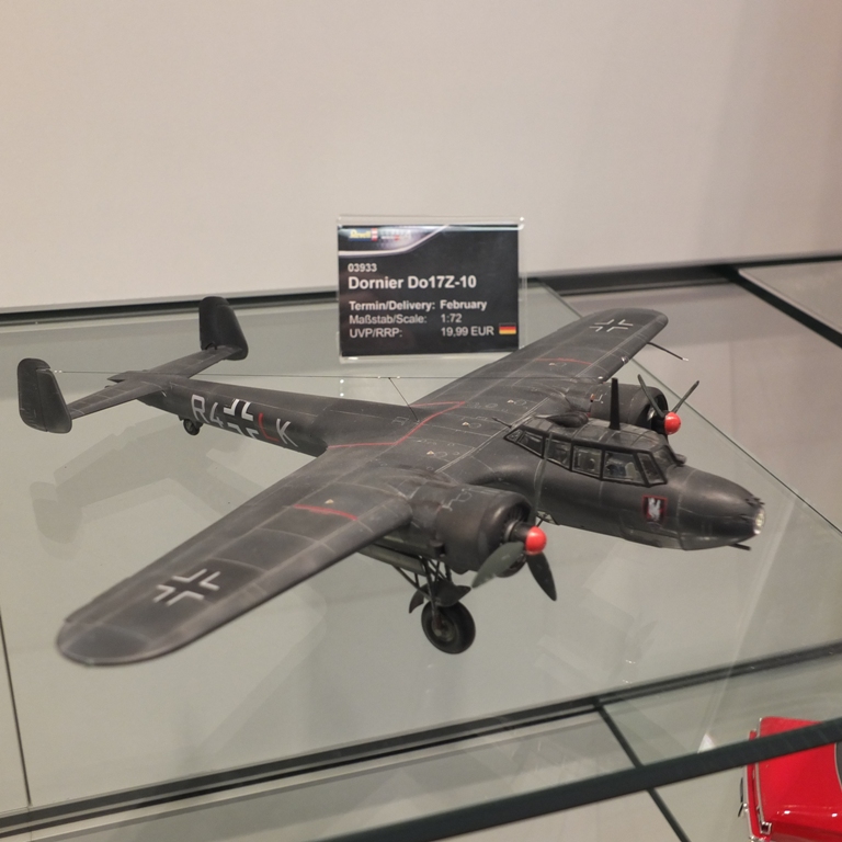 revell_10_of_44.jpg