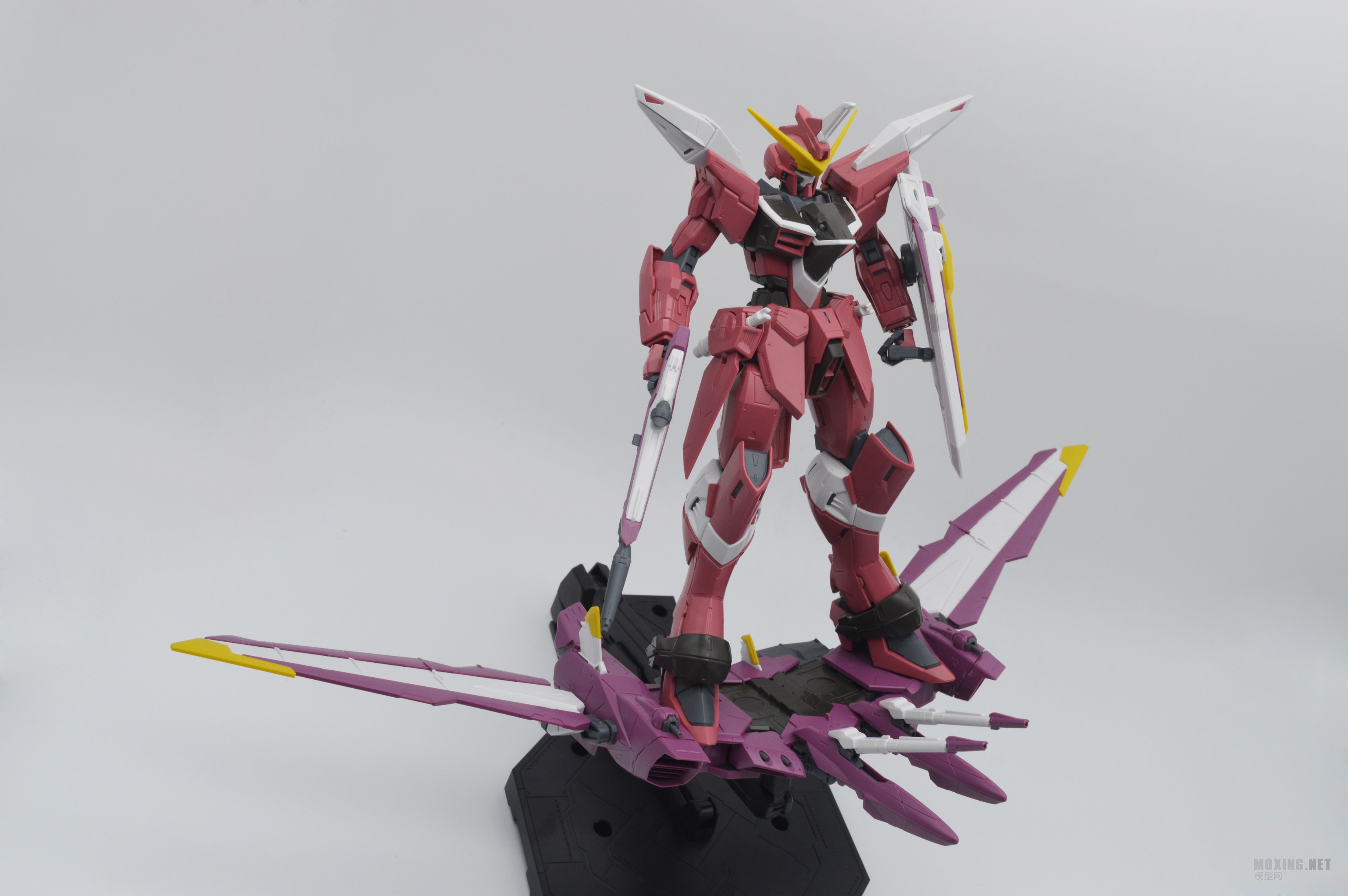 -1/100 MG ߴ(JUSTICE GUNDAM)