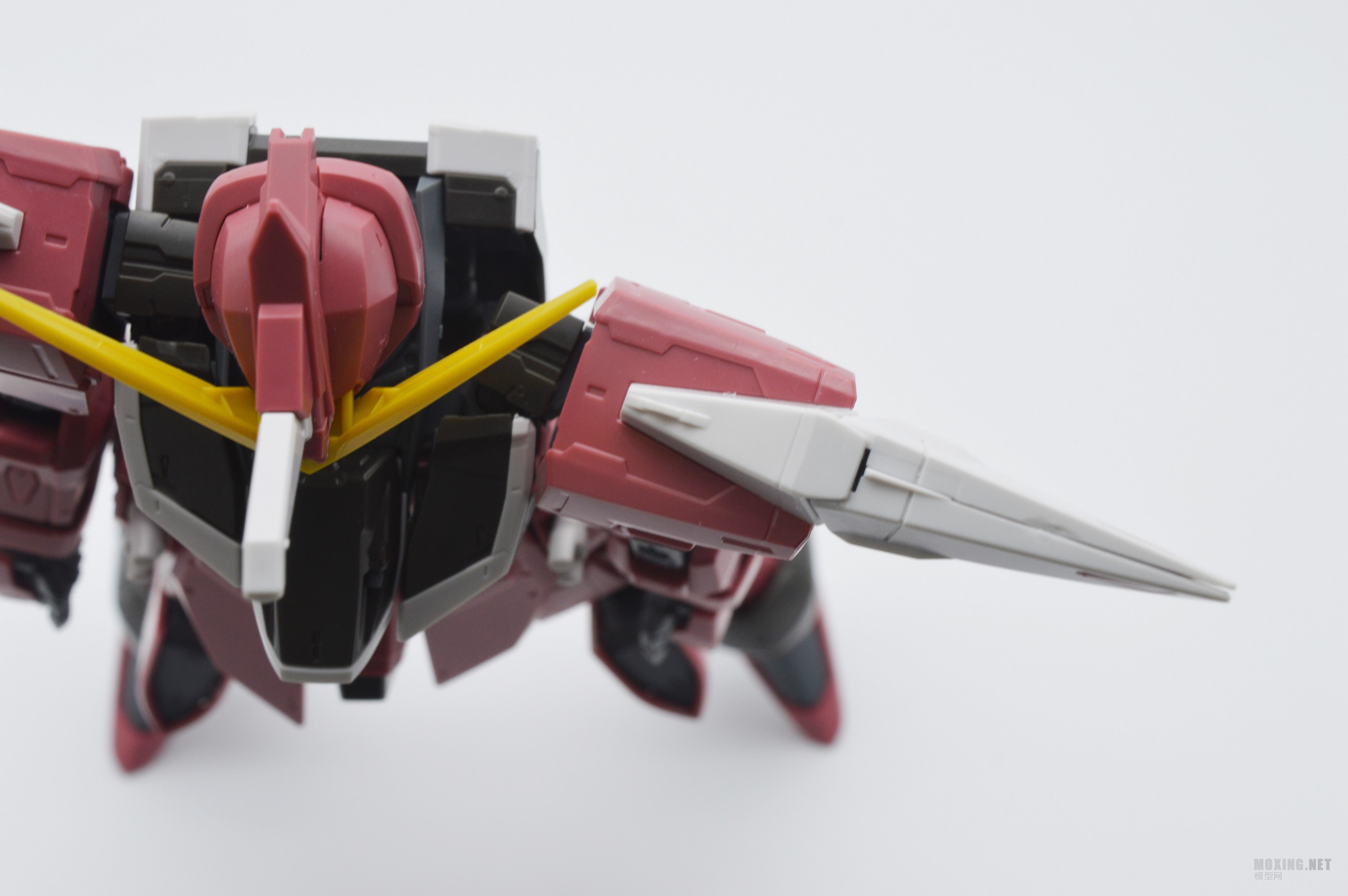 -1/100 MG ߴ(JUSTICE GUNDAM)