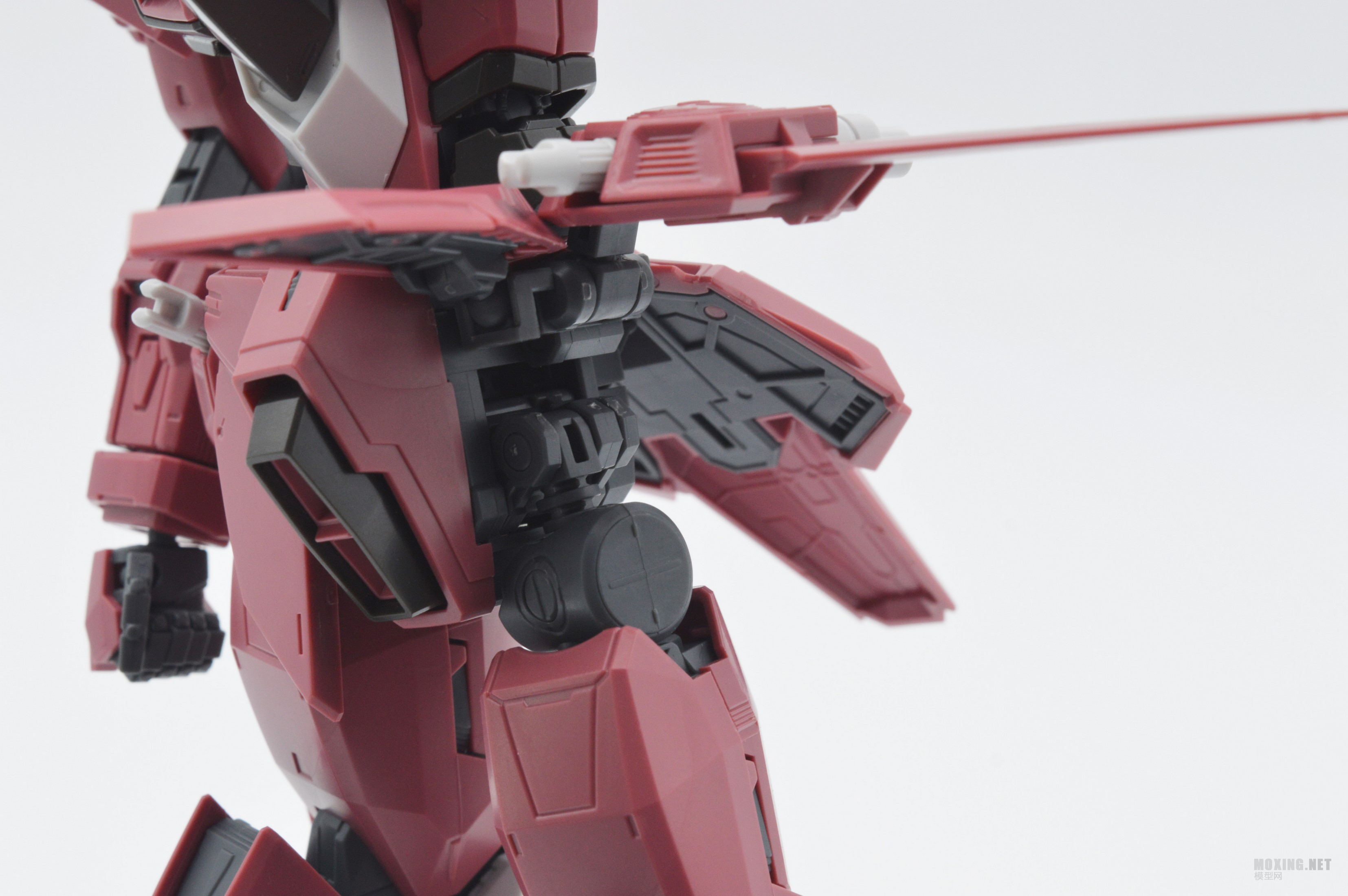 -1/100 MG ߴ(JUSTICE GUNDAM)