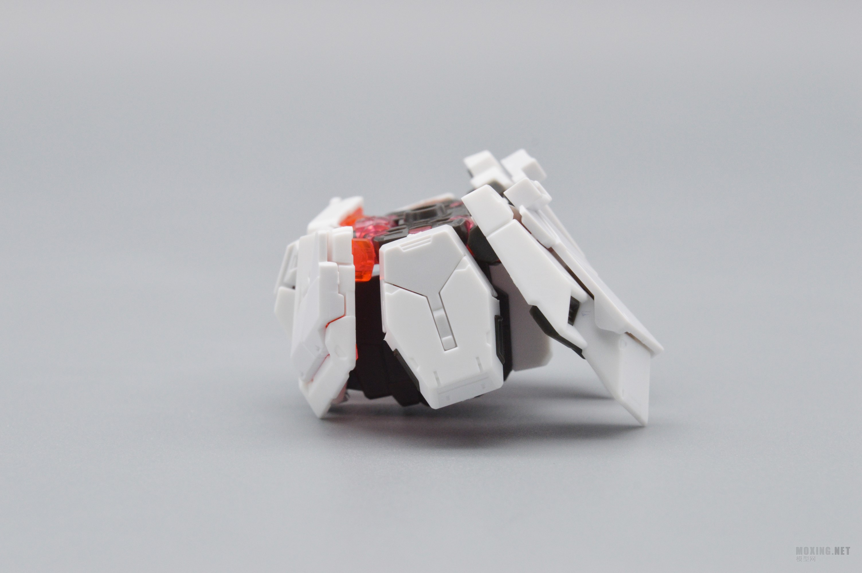 [ģ]-1/144 RG RX-0 ޸ߴ