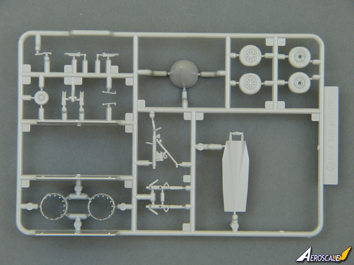 [м](L7201)-1/72F-15Eսը