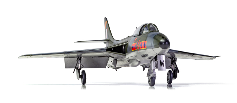 w_new_raf_hawker_hunter_f6_a09185_on_airfix_workbench_blog.jpg