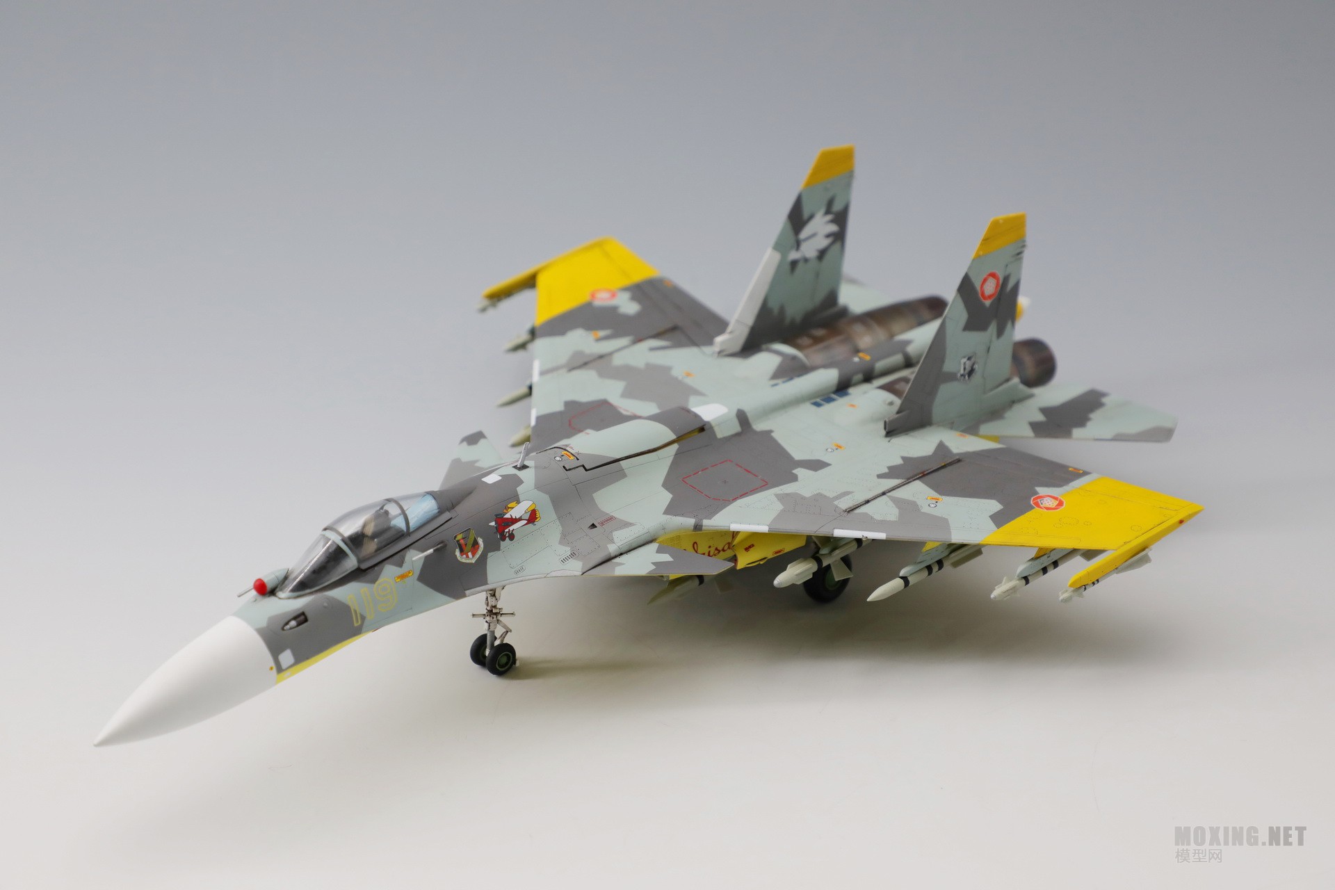 Su33-01.JPG