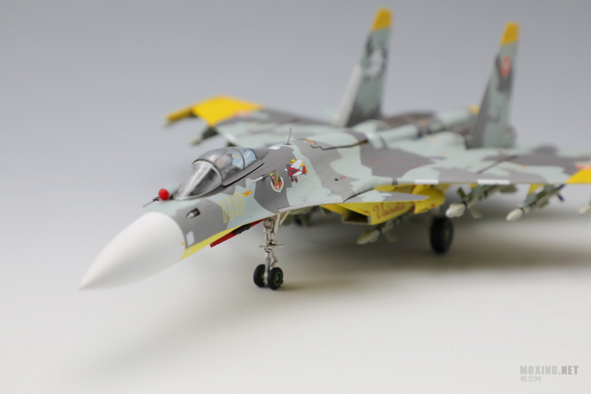 Su33-02.JPG