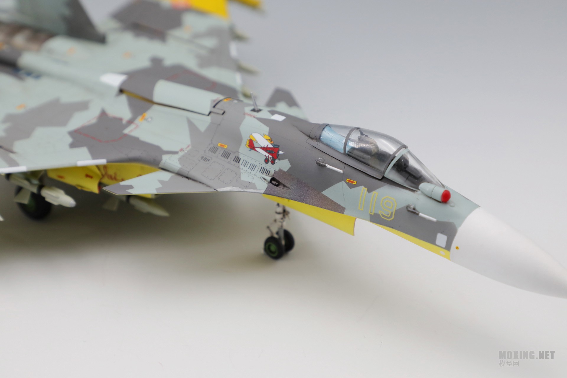 Su33-05.JPG