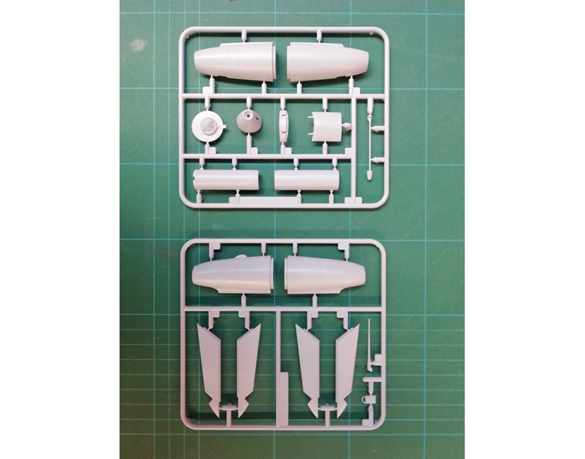 d_exclusive_new_hawker_hunter_f4_a09189_model_components_on_the_airfix_workbench_blog.jpg