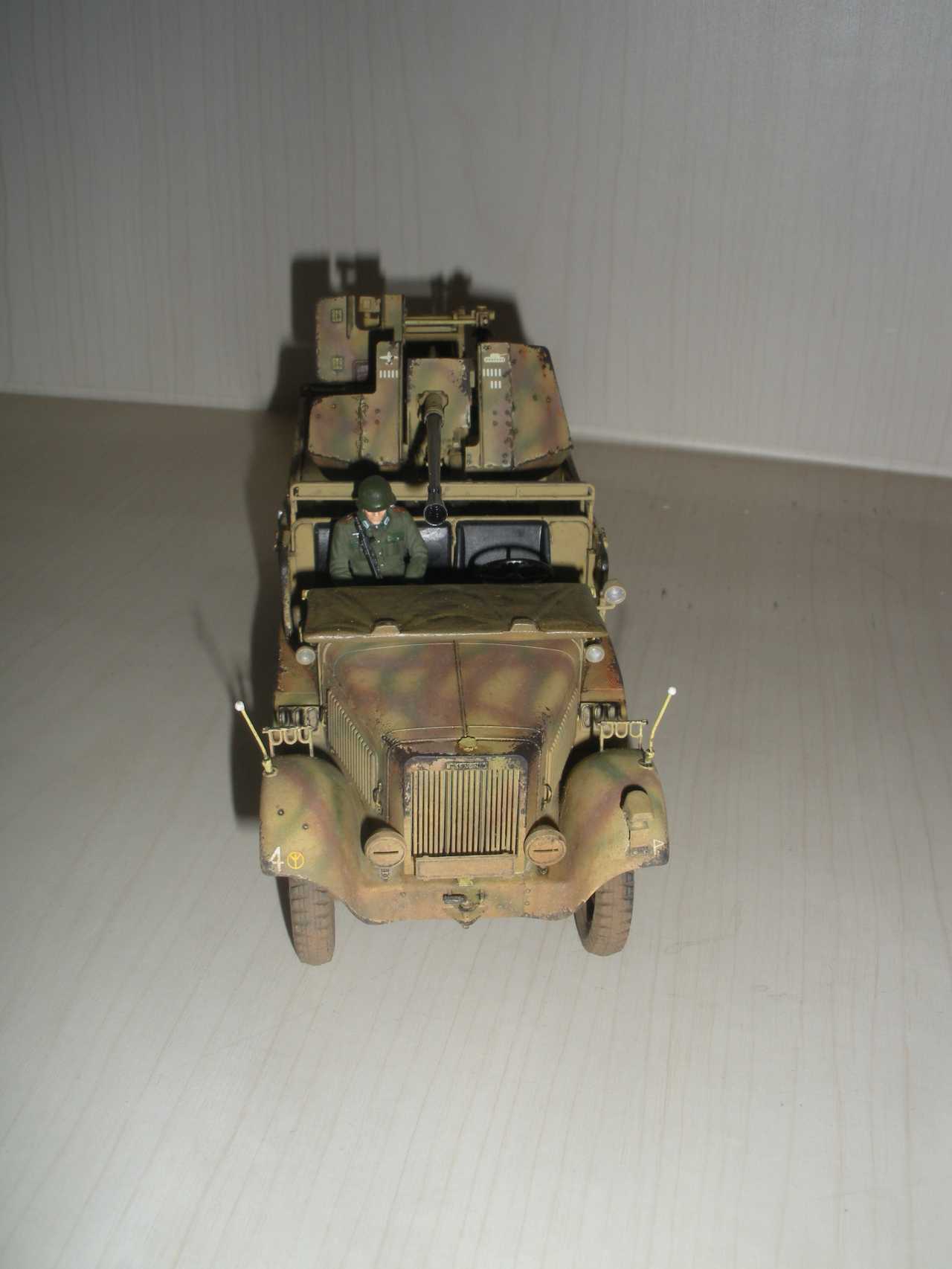 Sd.Kfz.6-2 5t Halftrack 3.7cm Flak 36 (6).JPG