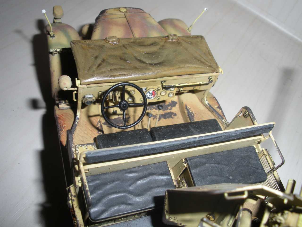 Sd.Kfz.6-2 5t Halftrack 3.7cm Flak 36 (8).JPG