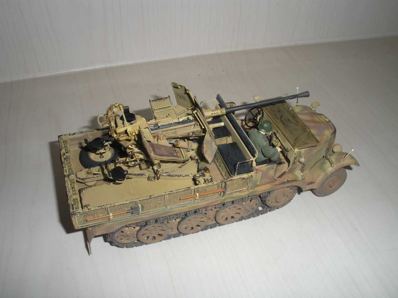 Sd.Kfz.6-2 5t Halftrack 3.7cm Flak 36 (3).JPG